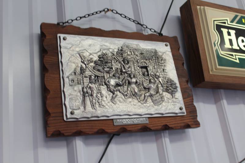 lot 343 image: Silver Plaque Wood Tin Wall Decoration