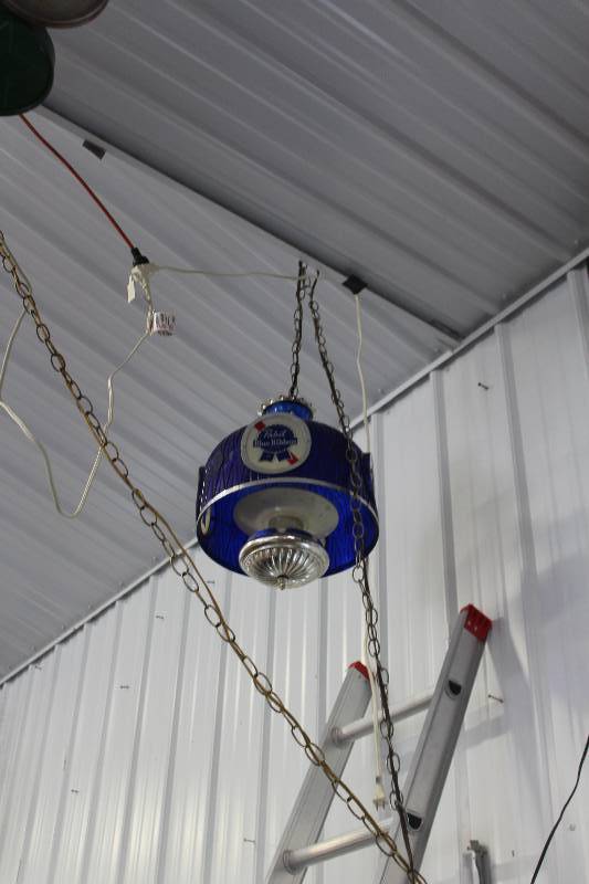 lot 361 image: Pabst Blue Ribbon Beer Hanging Light