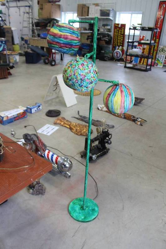 lot 383 image: Decorative Bulbs Floor Lamp