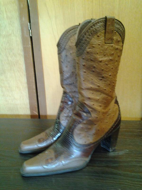 lot 2 image: Stewart Weitzman 2-Tone High Heel Boots Size 8