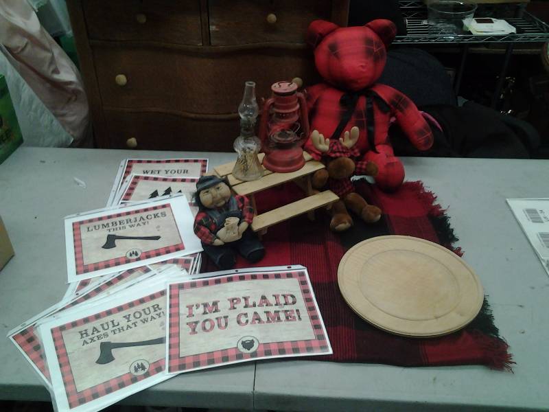 lot 31 image: Lumber Jack Decor
