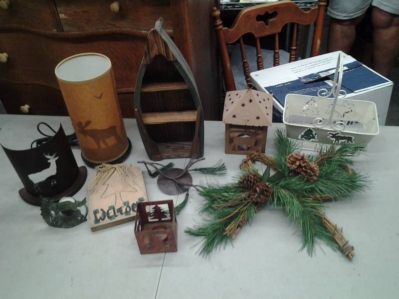 lot 39 image: Rustic Moose Lamp, Decor, Pine Lanterns, Wall Decor