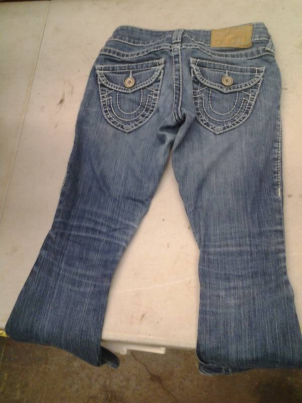 lot 12 image: True Religion Jeans Size 24