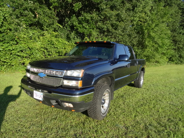 2006 Chevy 1500 Z71 off road 4 x 4 pickup
