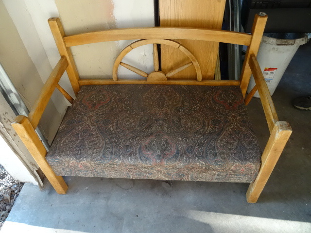 2 person cushioned bench