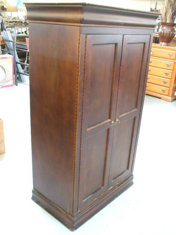 SOLID WOOD WARDROBE
