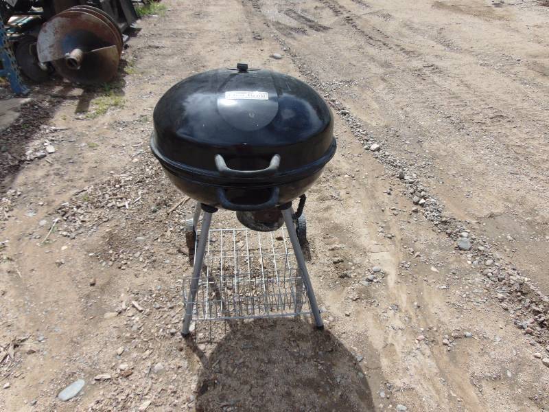 lot 3 image: Charcoal Grill