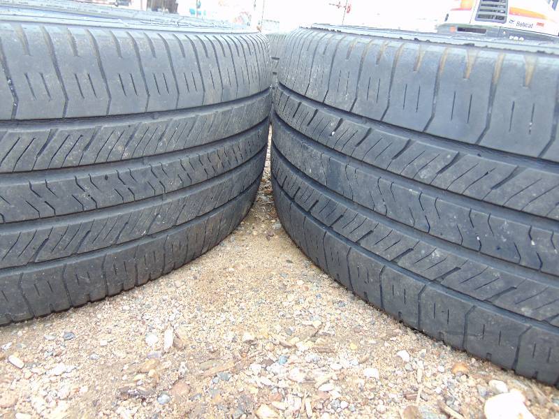 lot 5 image: (4) Goodyear 22550R18