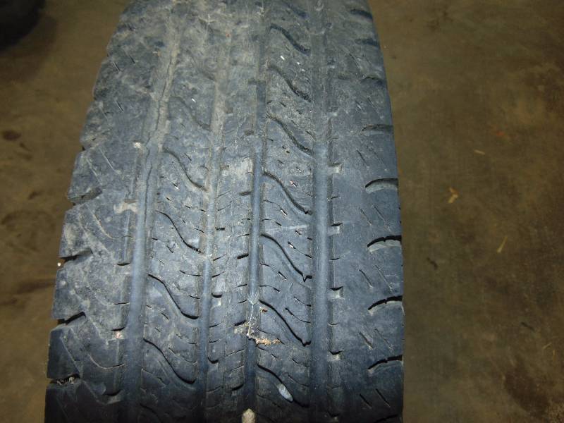 lot 9 image: (1) Laredo LT 23585R16