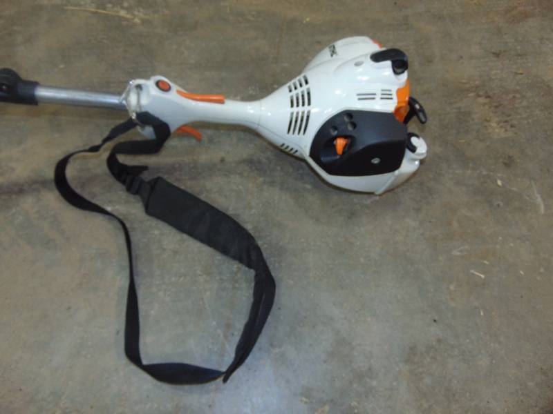 lot 11 image: Stihl FS40C String Trimmer