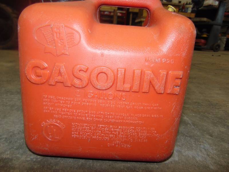 lot 12 image: Small Gas Can