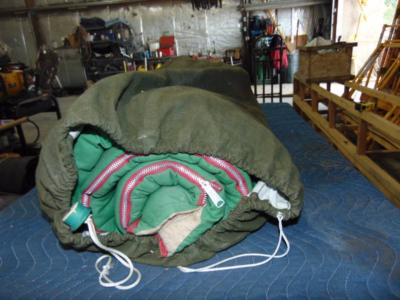 lot 45 image: Sleeping Bag With Bag