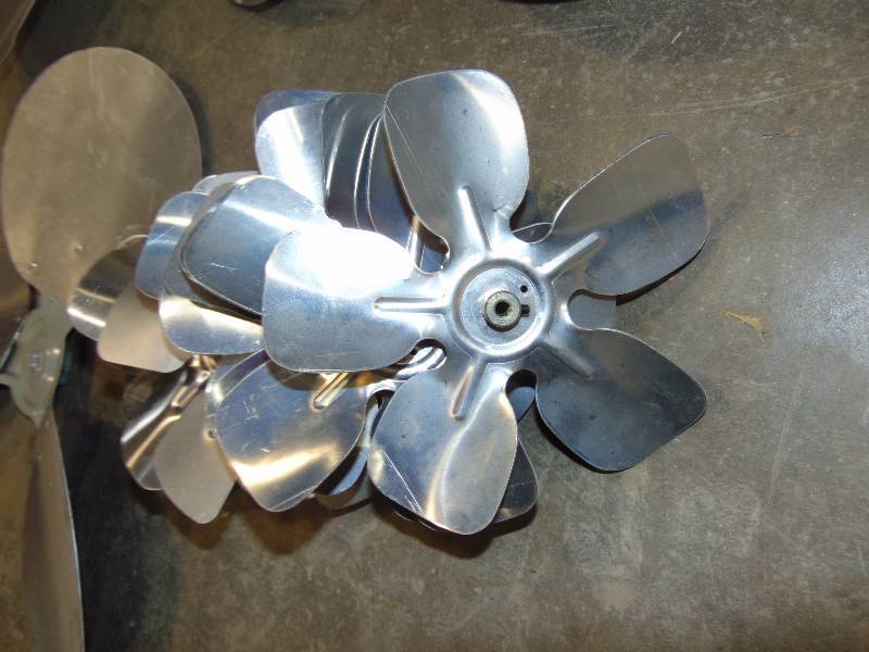lot 49 image: Lot of Aluminum Fan Blades