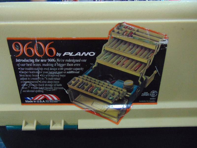 lot 74 image: Large Tackle Box
