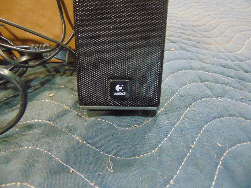 lot 114 image: Computer Accessory Speaker
