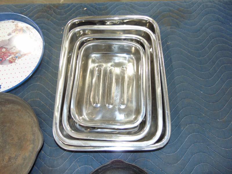 lot 126 image: Cooking Lot