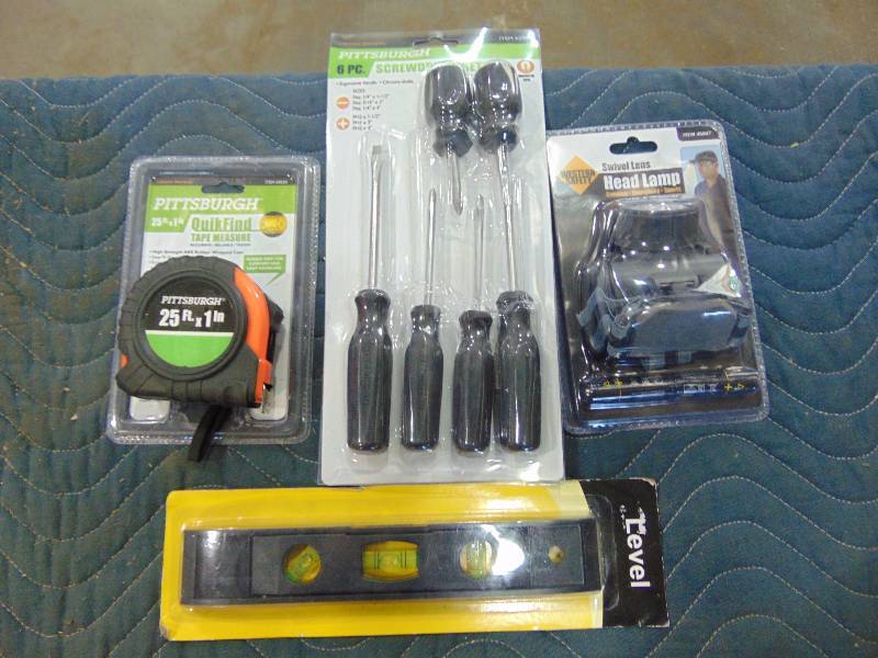 lot 128 image: Tool Lot