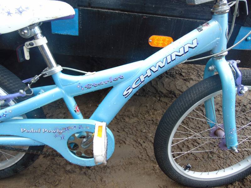 lot 137 image: Schwinn Kids Bike
