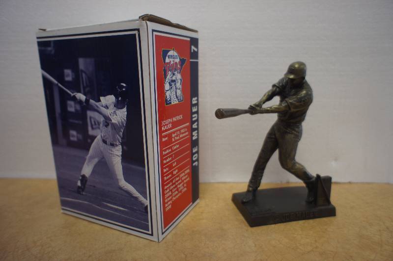 lot 23 image: MINNESOTA TWINS - JOE MAUER - PEPSI COLA - BRONZE STATUE - 6.5 TALL - NEW IN BOX