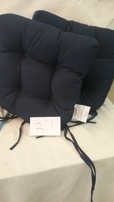 lot 21 image: Royal Blue Outdoor Cushions