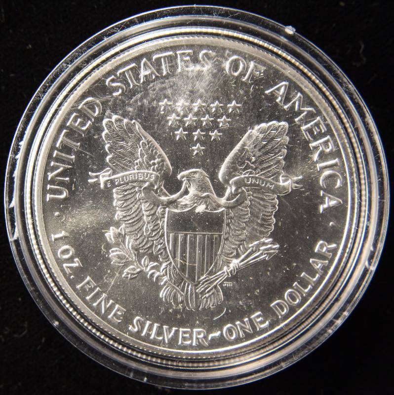 1989 AMERICAN SILVER EAGLE 1 TROY OZ. .999 FINE SILVER IN AIRTITE