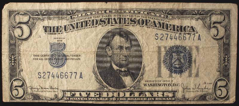GROUP OF 3 US $5 FEDERAL RESERVE NOTES BLUE & RED SEALS