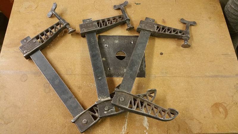 lot 44 image: Large CT Co Vintage Clamps 12