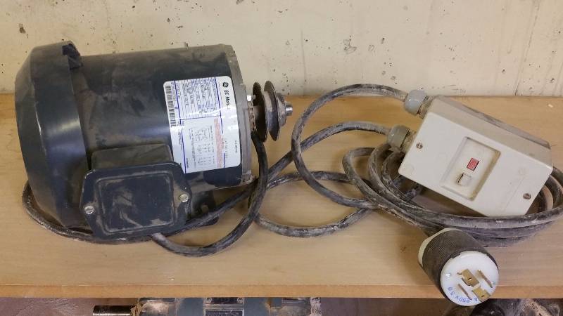 lot 46 image: GE 3 Phase 1 hp Motor w Switch