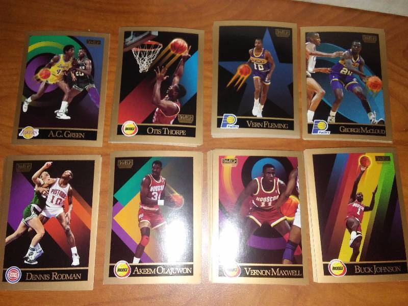 lot 31 image: 1990 Skybox NBA Basketball cards -1600