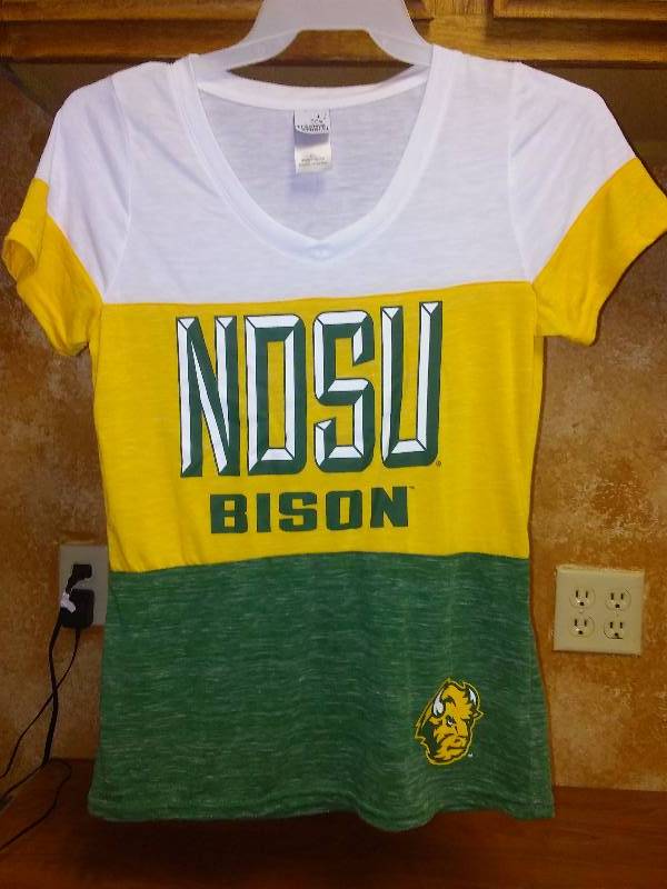 lot 50 image: New NDSU BISON NCAA Football T Tee shirt Womens Large