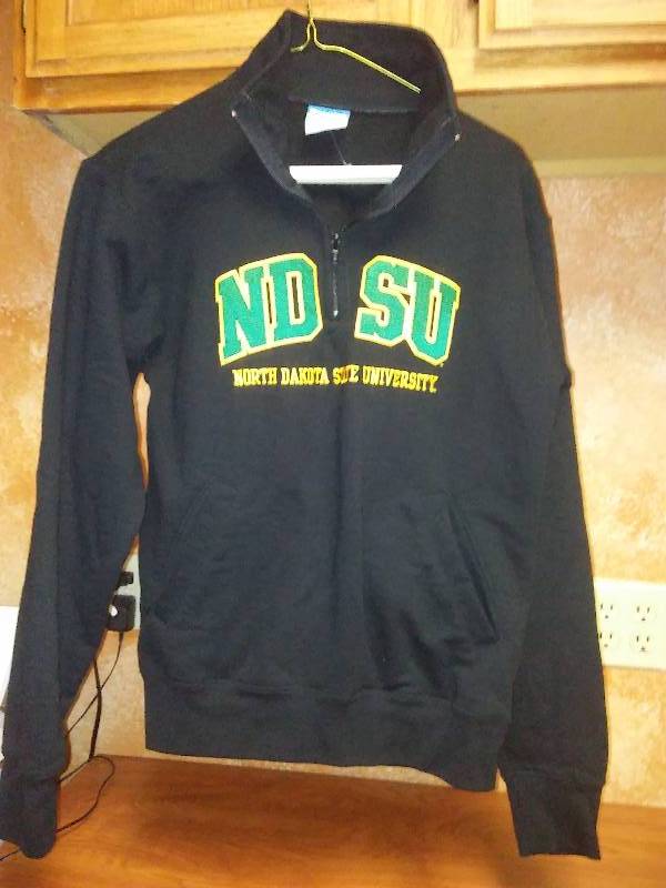 lot 53 image: NEW NDSU NCAA football Black sweatshirt Womens Large Mens Small