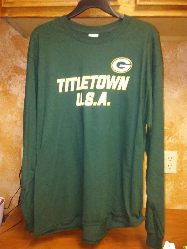 lot 56 image: NEW Green Bay Packers Titletown USA Long Sleeve XL