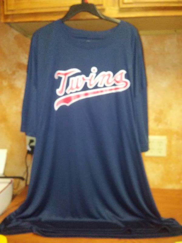 lot 71 image: NEW MLB MN Twins Genuine Merchandise 4X
