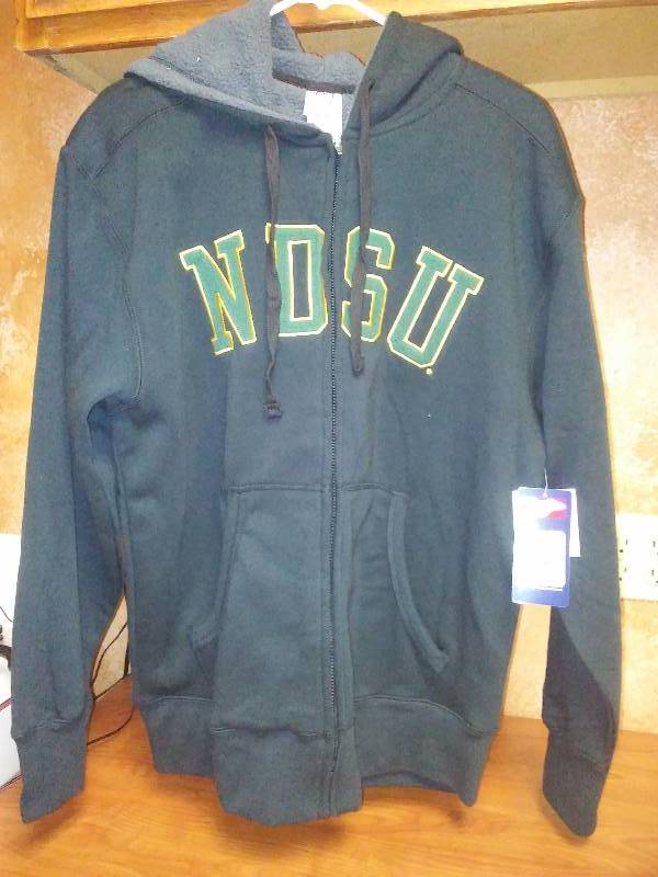 lot 73 image: NEW NDSU BISON NCAA Black Hoodie Sweatshirt Large