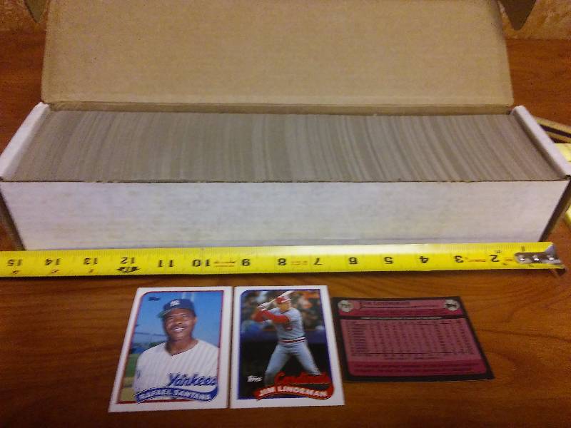 lot 77 image: 989 Topps MLB trading cards 800
