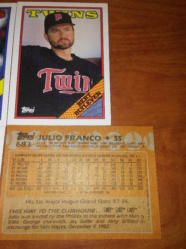 lot 78 image: 989 Topps MLB trading cards 800