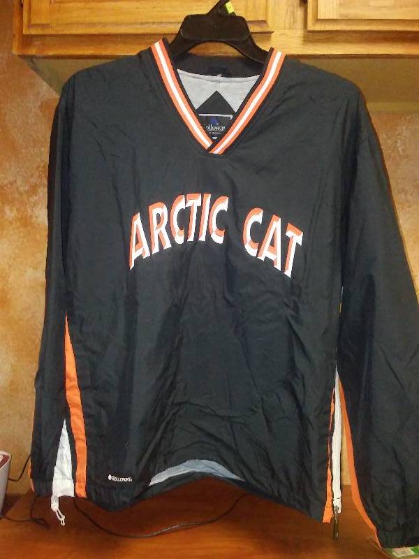 lot 97 image: Arctic Cat AC Pullover Holloway brand Medium