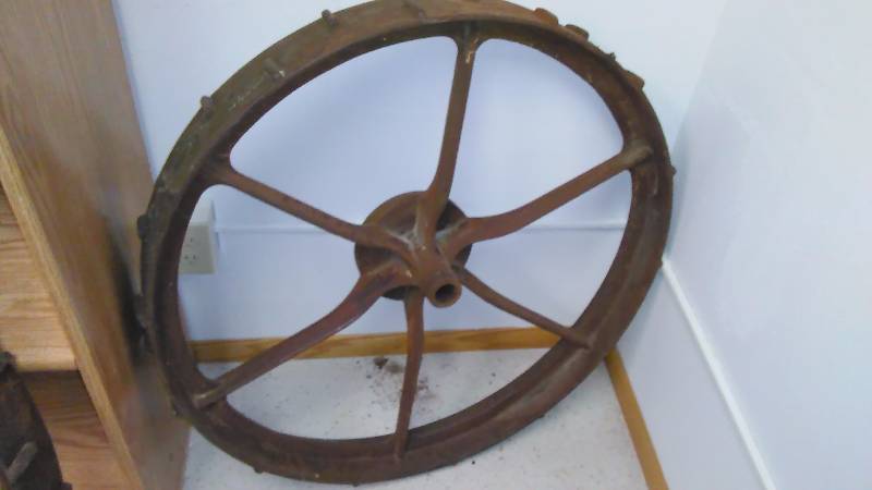lot 1 image: Antique Iron Wheel, 34 Inch Diameter (1)
