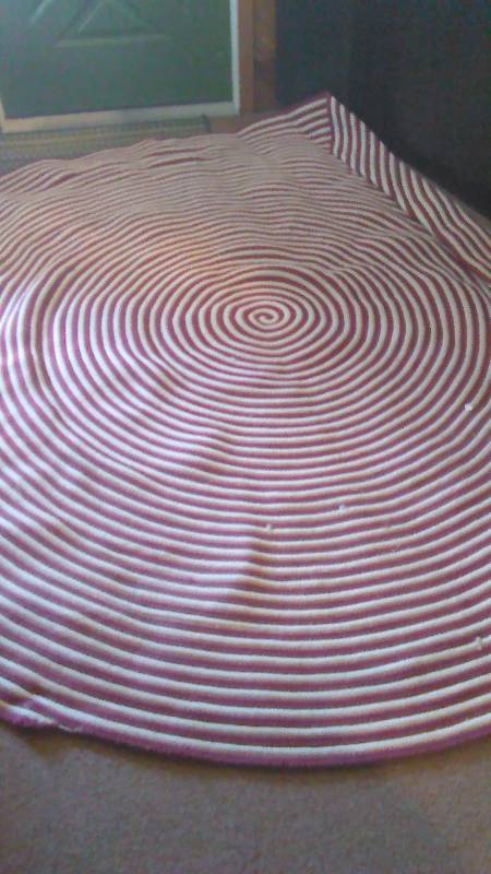 lot 13 image: Braided Round Area Rug, Red and White