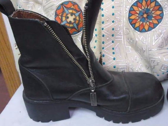 lot 24 image: Harley Davidson Riding Boots (6 )