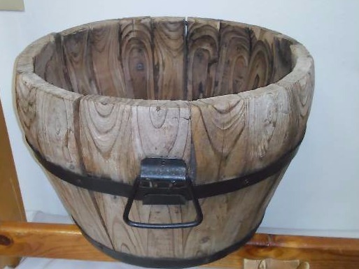 lot 46 image: Vintage Rustic Lot