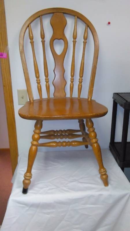 lot 48 image: Oak Scroll Spindle Chair (2)