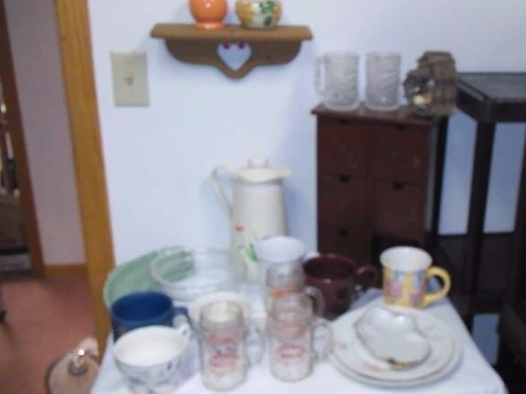 lot 84 image: Jeremiah Weed Sweet Tea Glasses plus more