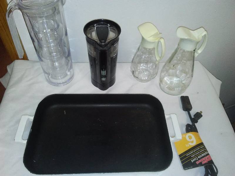 lot 138 image: Color East Cast Baking Dish and more