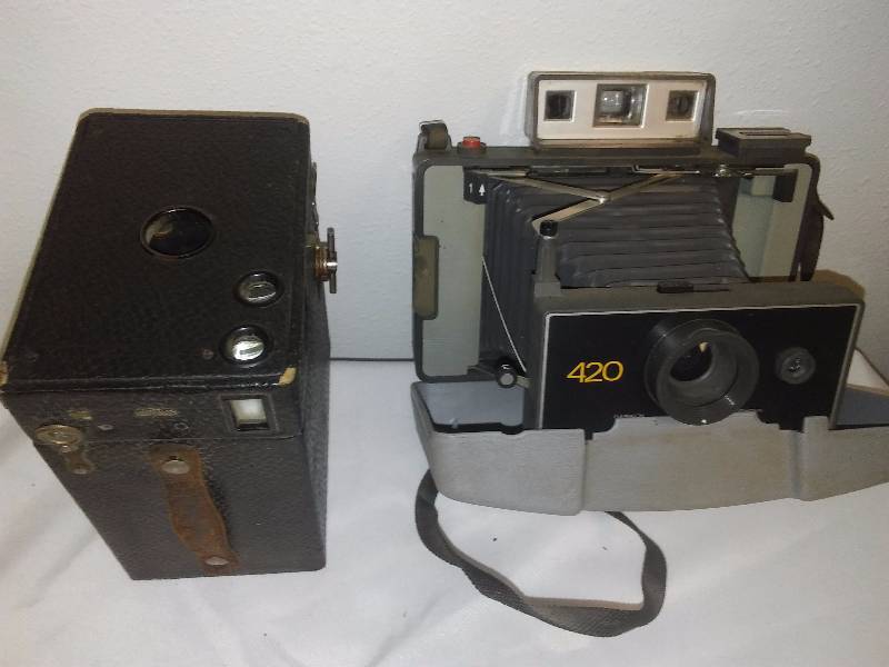 lot 143 image: Vintage Cameras (2) Kodak Eastman Brownie and Polaroid 420