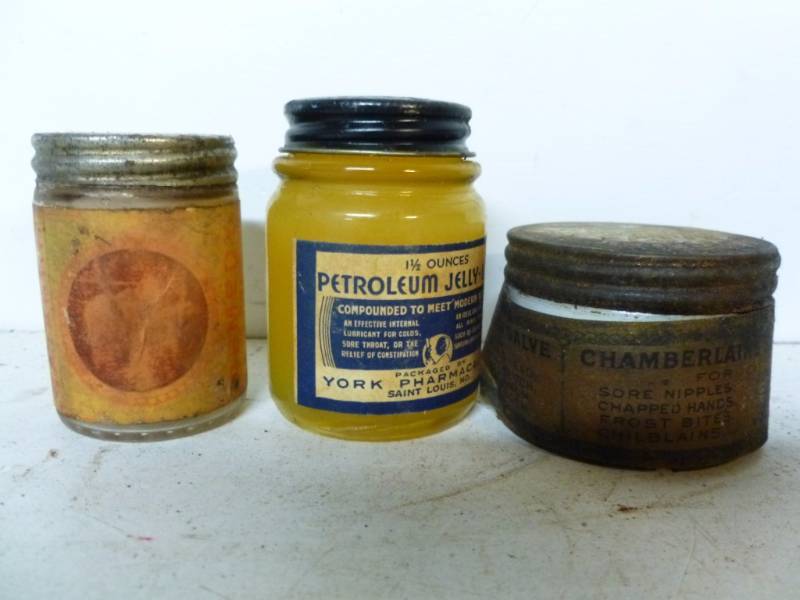 lot 106 image: Antique Pharmaceutical