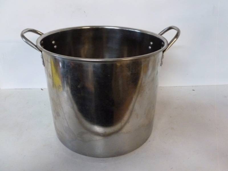 lot 112 image: Stainless Steel Cookware