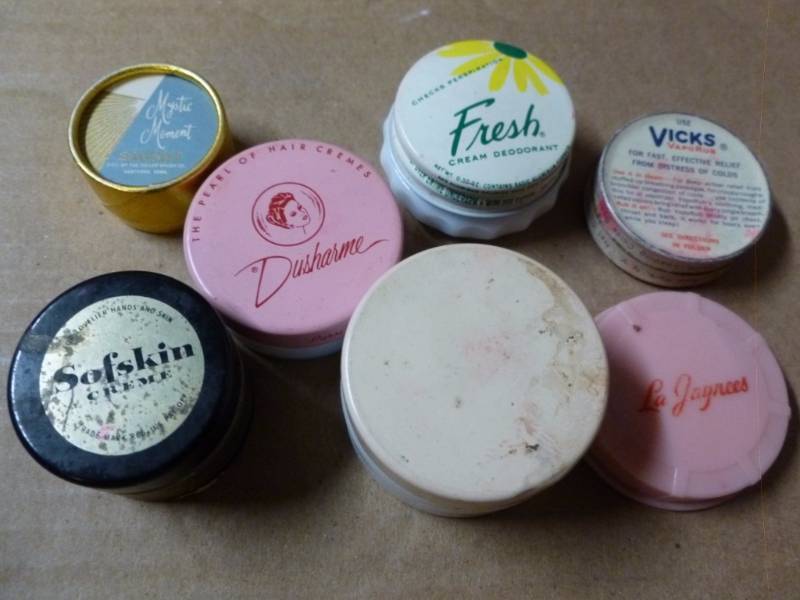 lot 116 image: Vintage Metal Containers