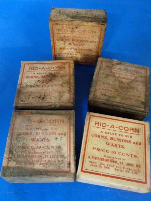 lot 121 image: Antique Containers