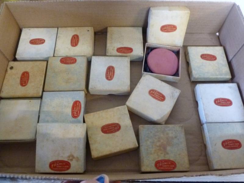 lot 123 image: Vintage Containers